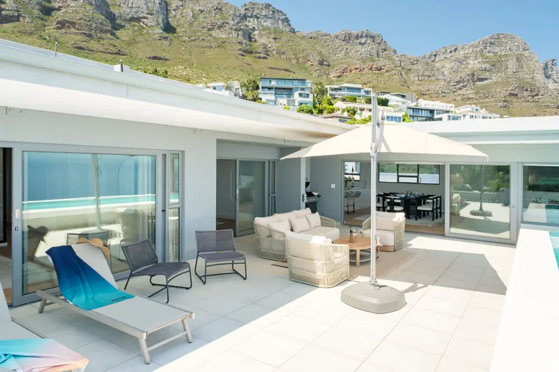 Khalanga Penthouse in Camps Bay – photo 19
