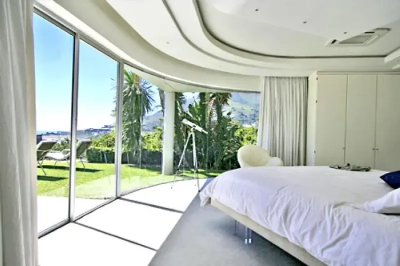 Lions View Main House in Camps Bay – photo 7