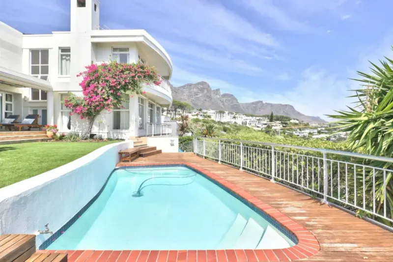 Tree Rd Villa