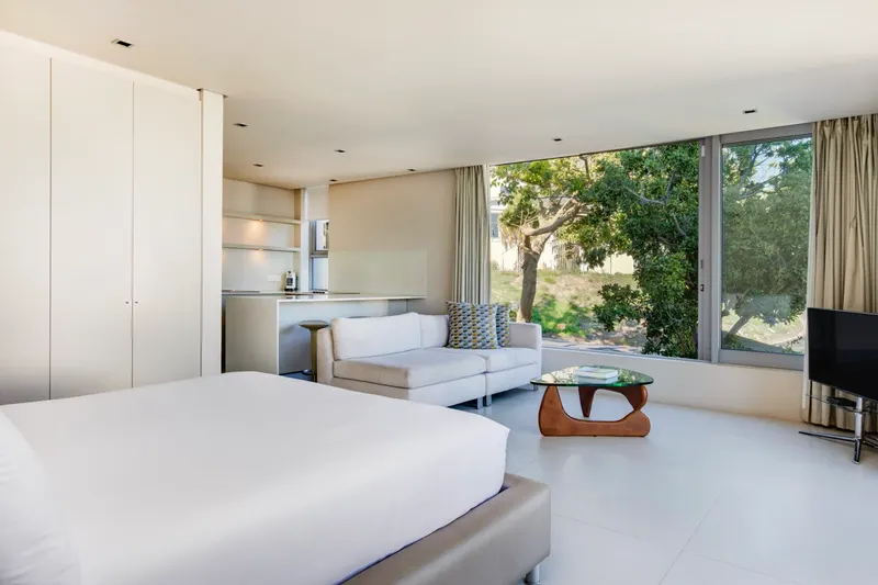 The Crescent in Camps Bay – photo 64