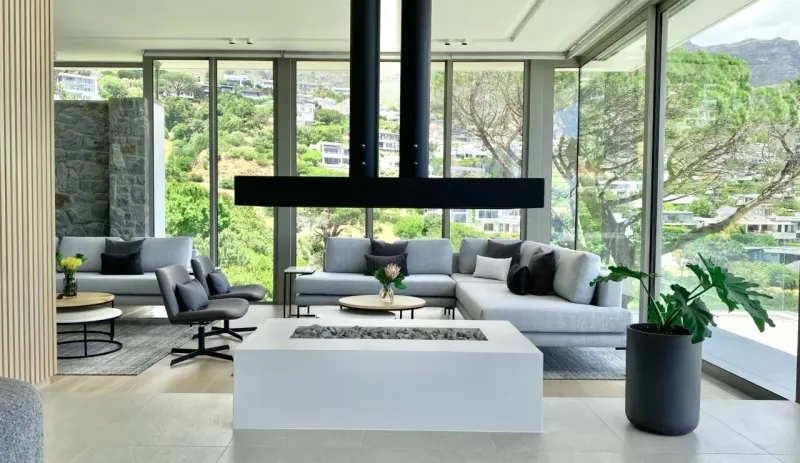 Montana Ruby in Camps Bay – photo 20