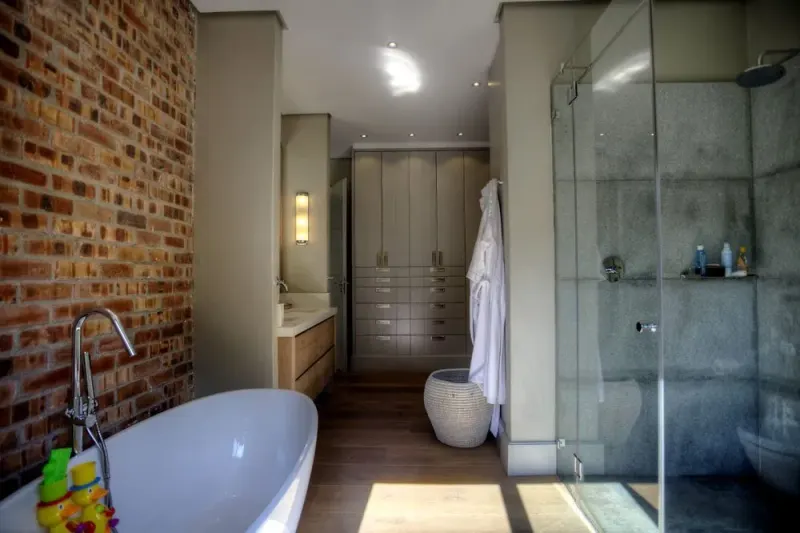 Oranjezicht Modern Villa in Gardens – photo 11