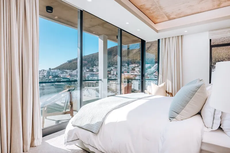 Plush Penthouse in Sea Point – photo 1