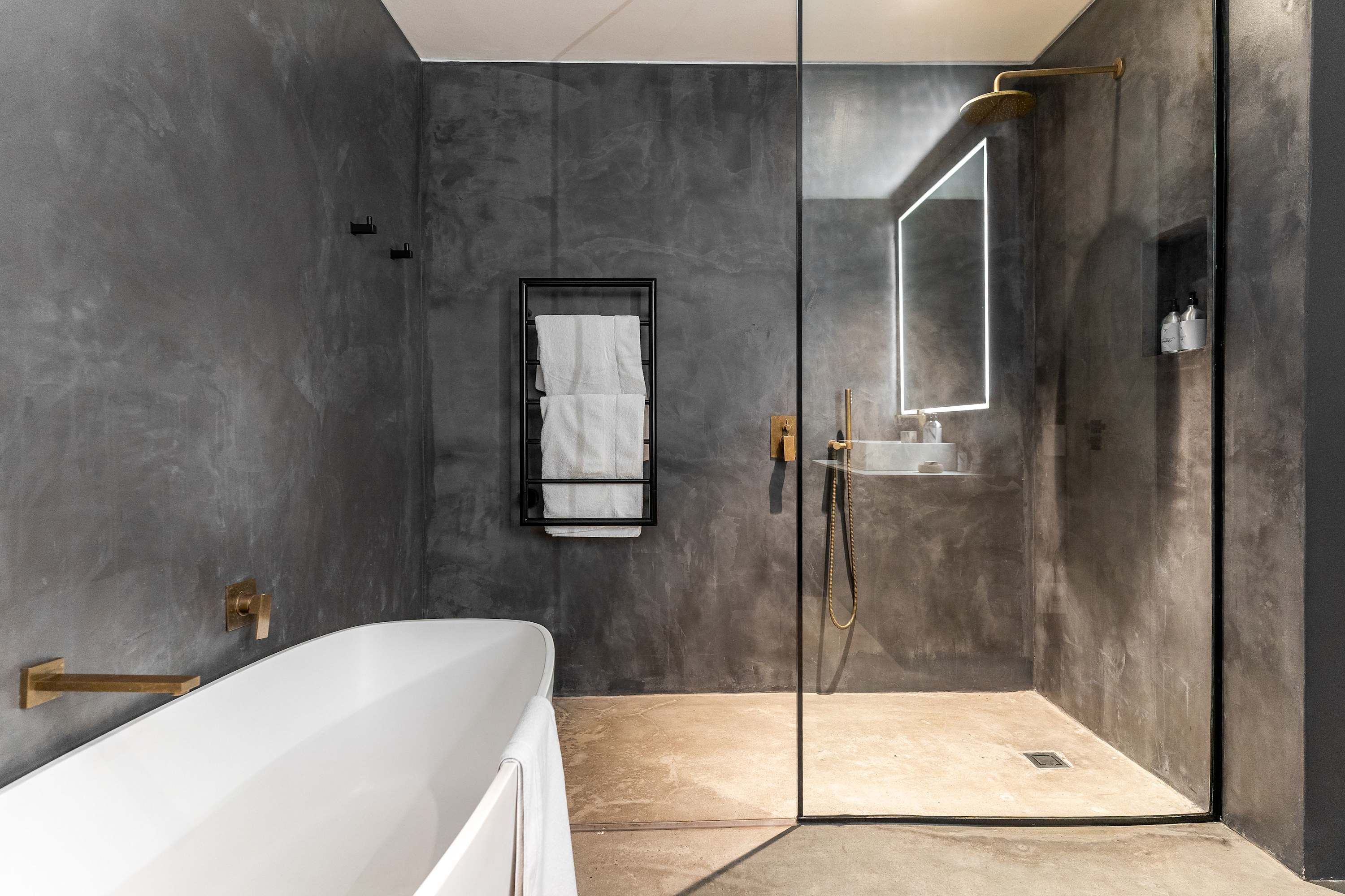 property_466857c5-f3d6-4187-86d6-5234073a72c4_36
