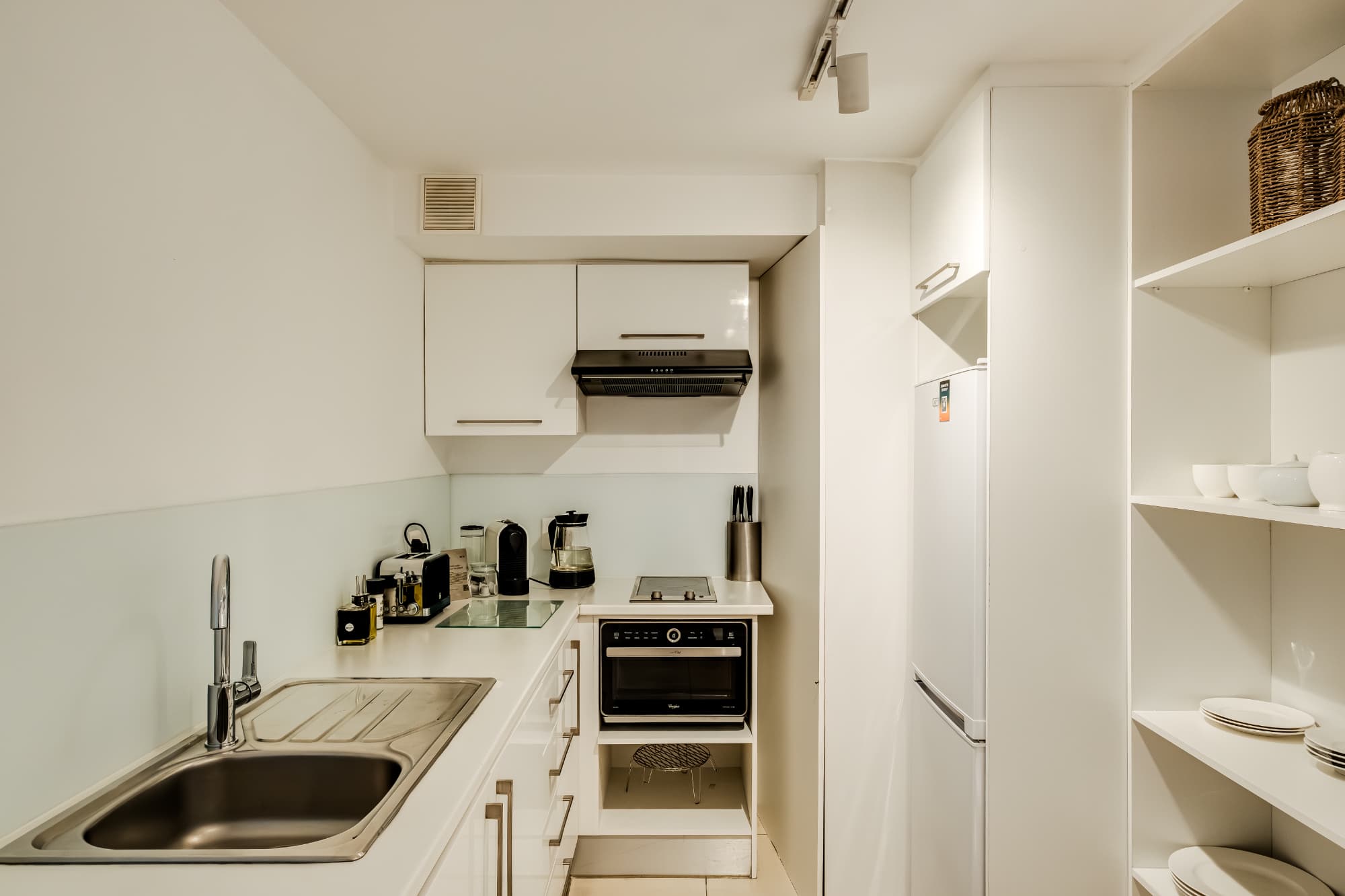 property_46d3496b-3bd6-4550-9ec4-bb97181b2409_12