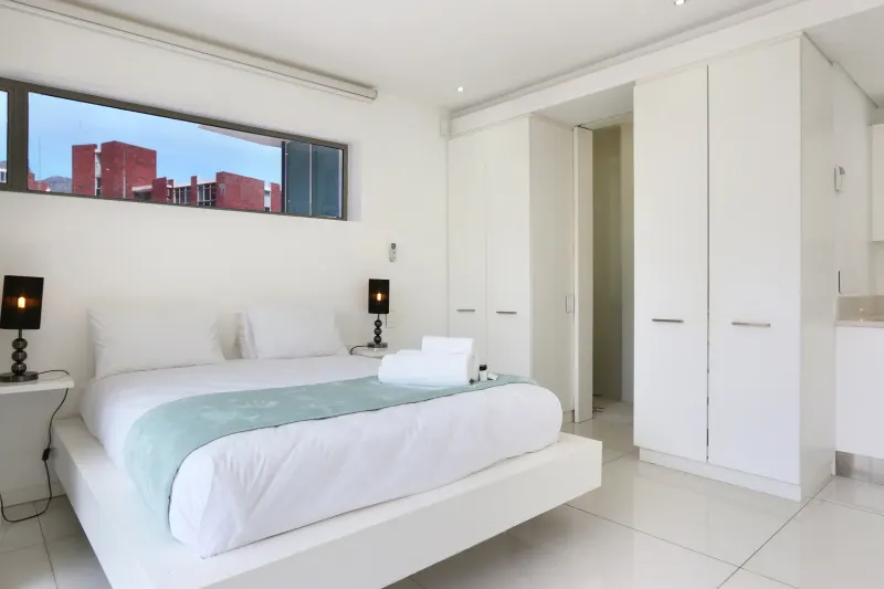 15 Views House in Camps Bay – photo 39