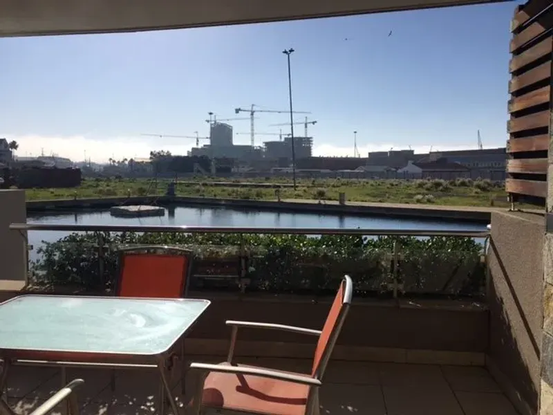 Canal Chic in V&A Waterfront – photo 10
