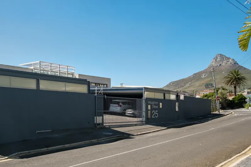 Houghton Penthouse in camps bay – photo 37