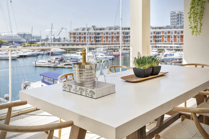 Pen 204 in V&A Waterfront – photo 17