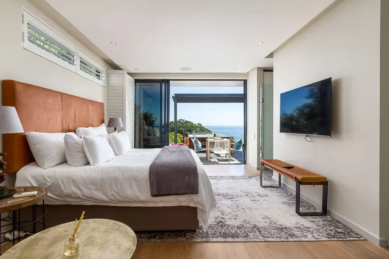 Little Glen Views in Camps Bay – photo 24