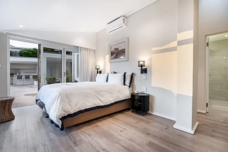 TWO VIEWS (CB155) in Camps Bay – photo 21