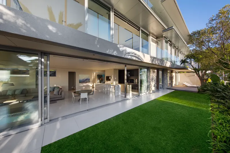 The Crescent in Camps Bay – photo 51
