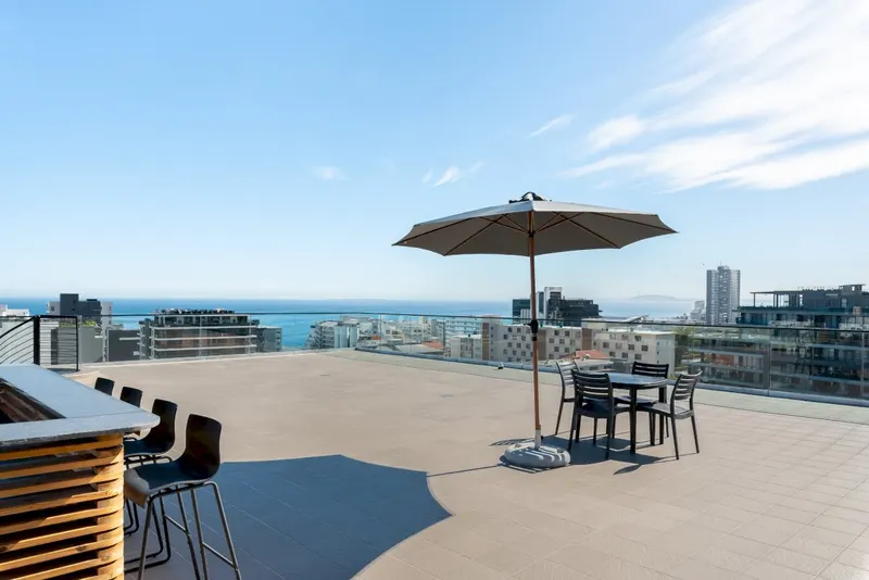 Queens Penthouse in Sea Point  – photo 20