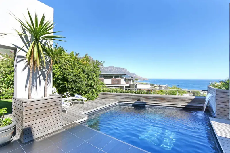 Villa Aqua