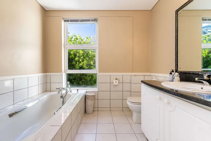 Tree Villa in Camps Bay – photo 40