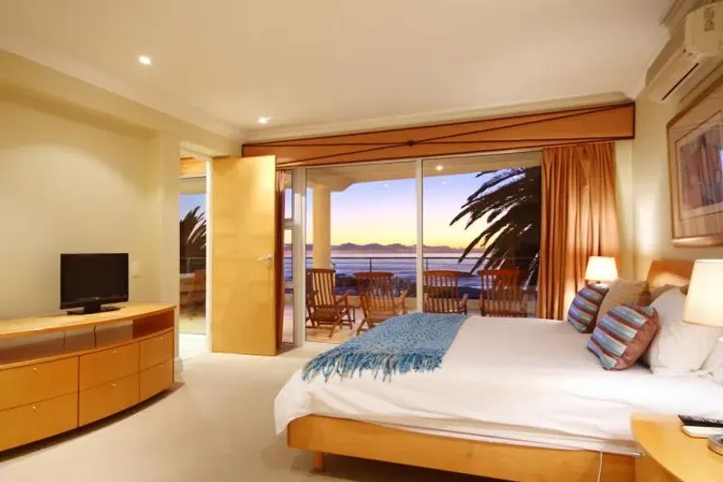Victoria Penthouse in Camps Bay – photo 12