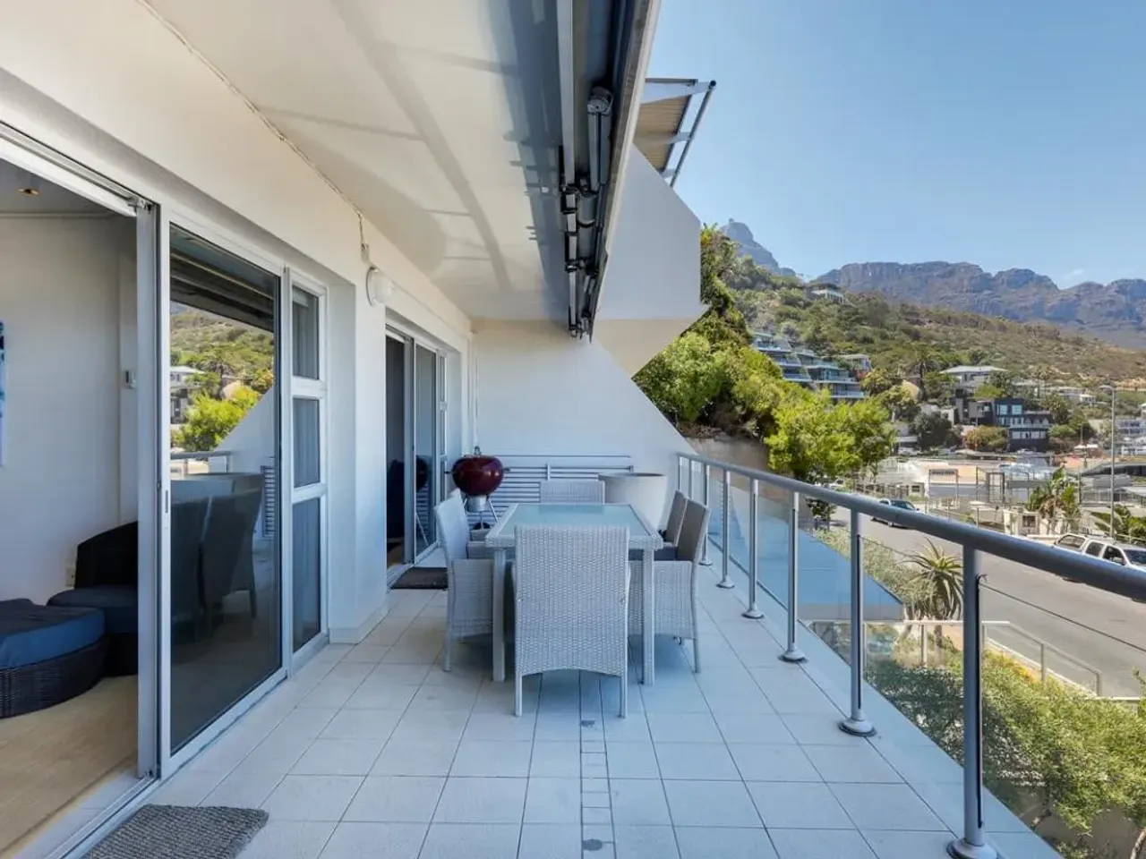 Dunmore Apartment in Camps Bay