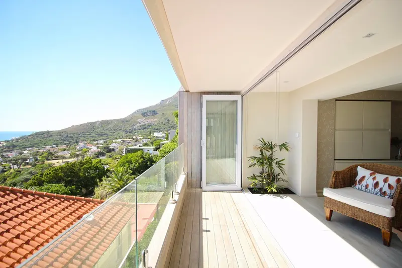 Medburn Apartment  in Camps Bay – photo 16