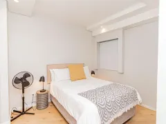 9 on S Penthouse in Three Anchor Bay – photo 18 thumbnail