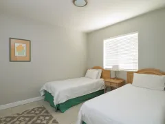 Dolphin Beach Beauty in Table View – photo 15 thumbnail