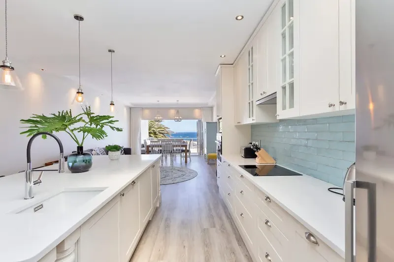 Summer Place in Camps Bay – photo 13