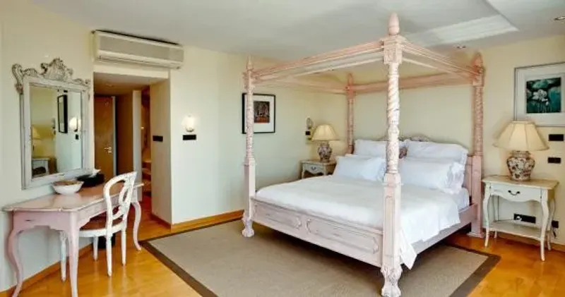 De Wet Villa in Bantry Bay – photo 10