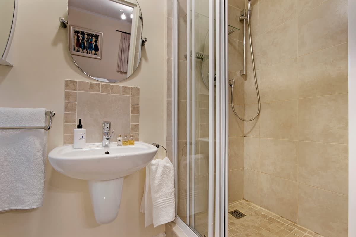 property_4e81e78f-e533-4581-8339-24091d8a8d2a_26