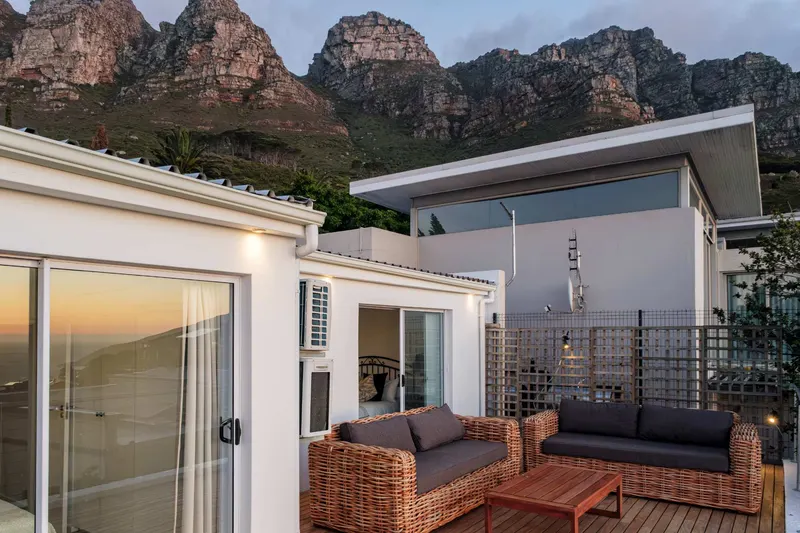 Sunset Sanctuary in Camps Bay – photo 32