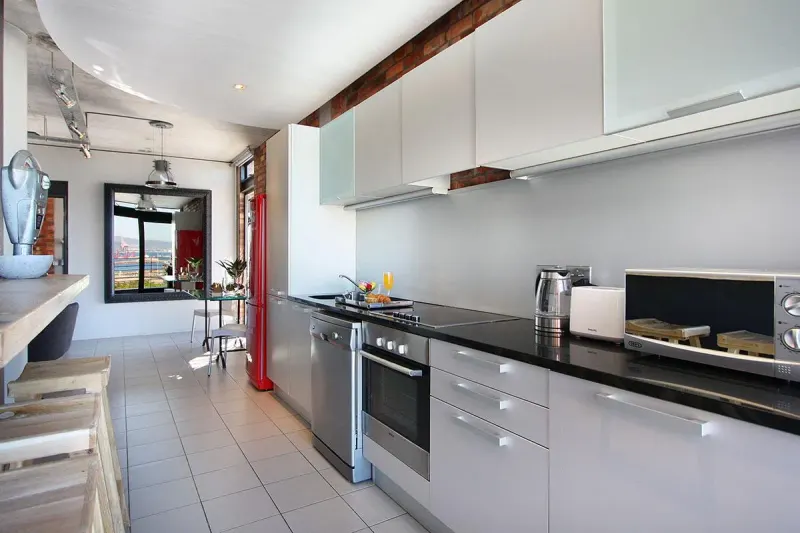 Metropolis Apartment in De Waterkant – photo 3