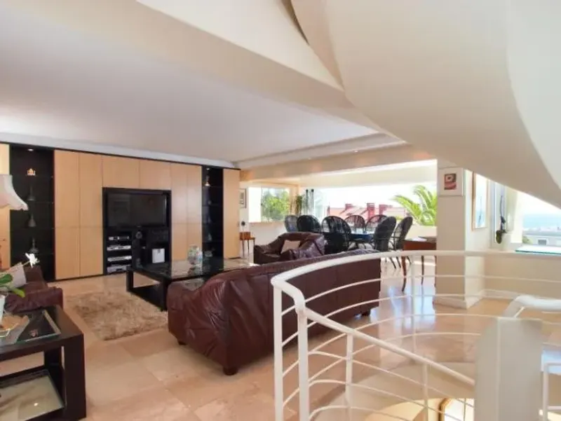 Ravine Road Apartment in Bantry Bay – photo 7
