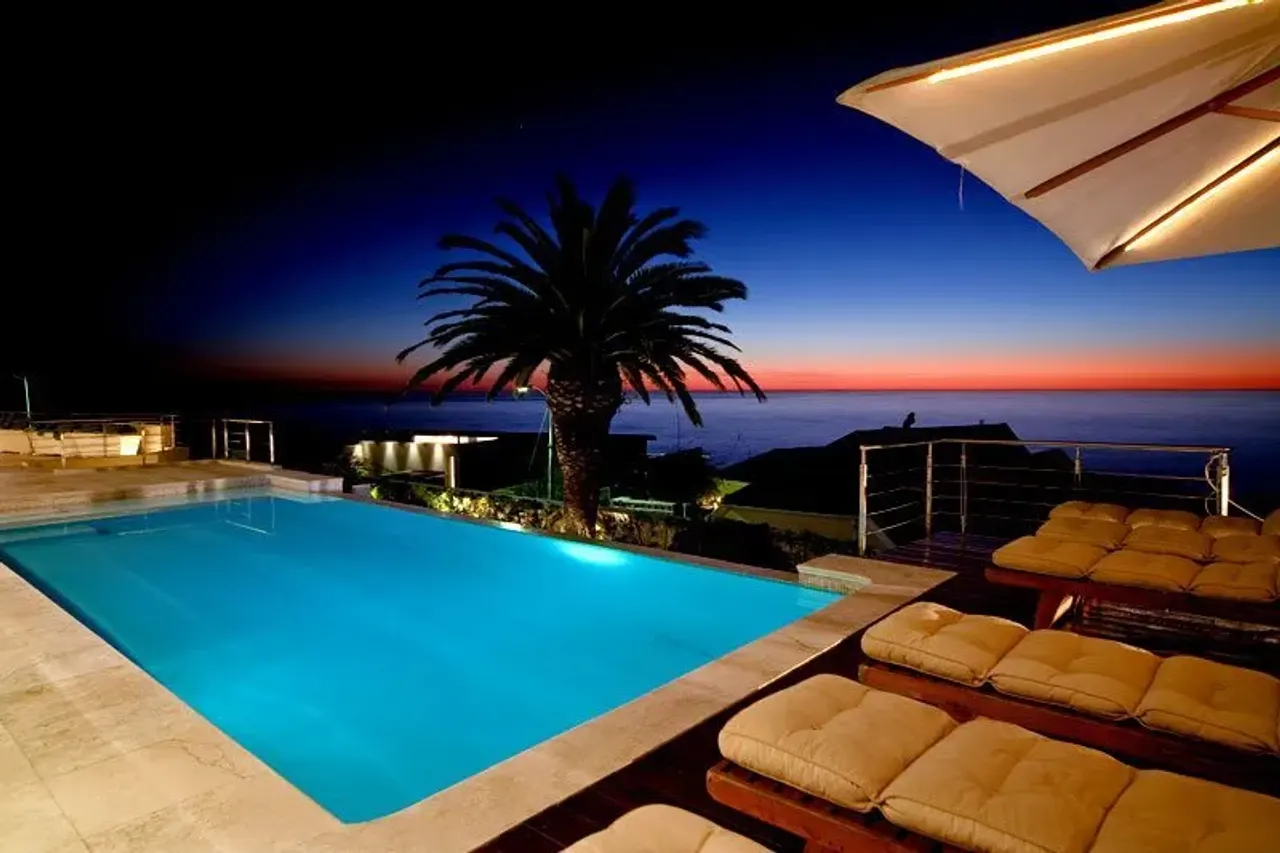 Kloof Road Villa in Bantry Bay