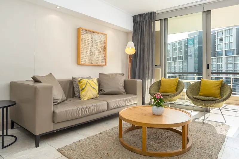 Quays Apartment in Foreshore – photo 1