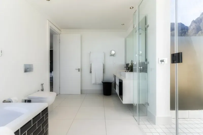 The Crescent Villa in Camps Bay – photo 11