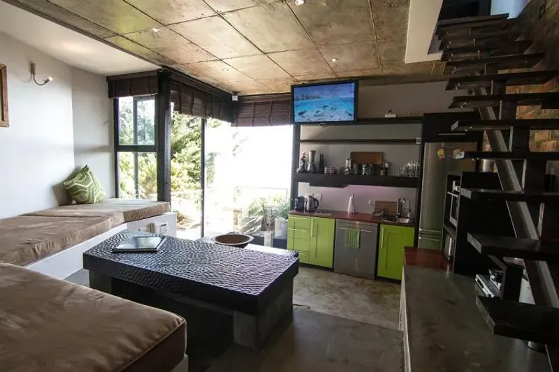 Upper Camps Bay Guest House in Bakoven – photo 6