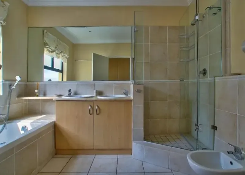 Bay Vista Views in Green Point – photo 4