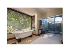 Villa Constantia in Constantia – photo 14 thumbnail