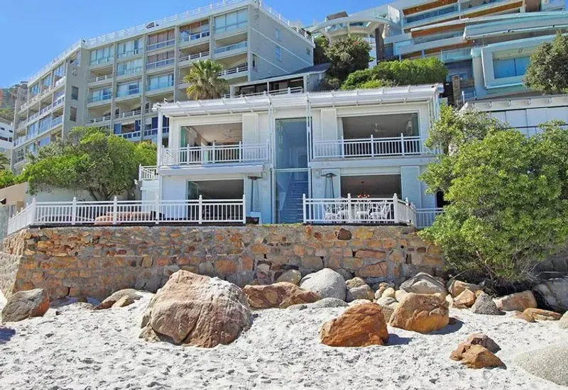 Ivory Sands Bungalow in Clifton – photo 1