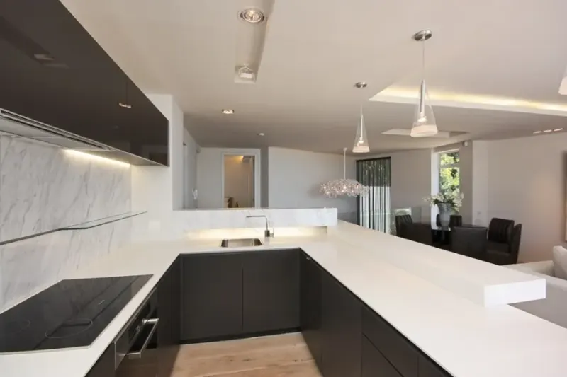Victoria Rd Luxury Penthouse in Bakoven – photo 12