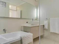 Lago in Camps Bay – photo 15 thumbnail