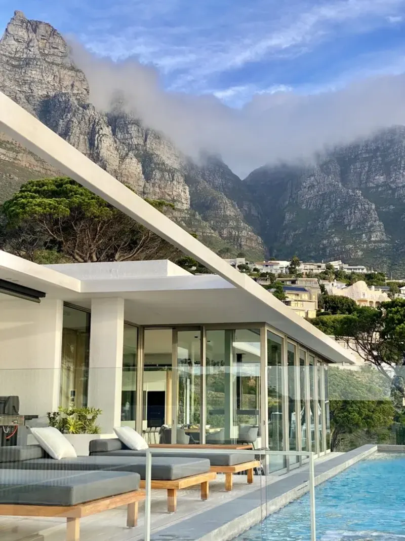 Montana Ruby in Camps Bay – photo 37