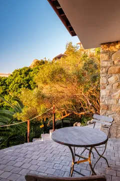 Rock Retreat in Camps bay – photo 4 thumbnail
