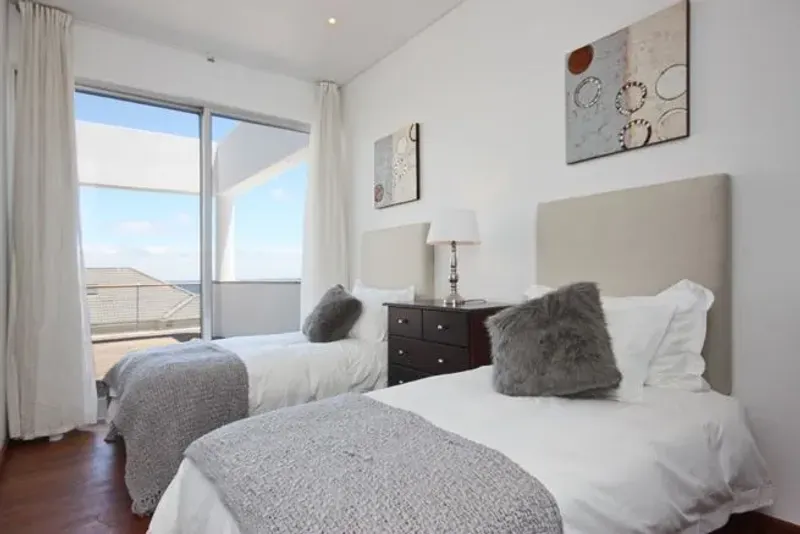 Strathmore Four in Camps Bay – photo 3