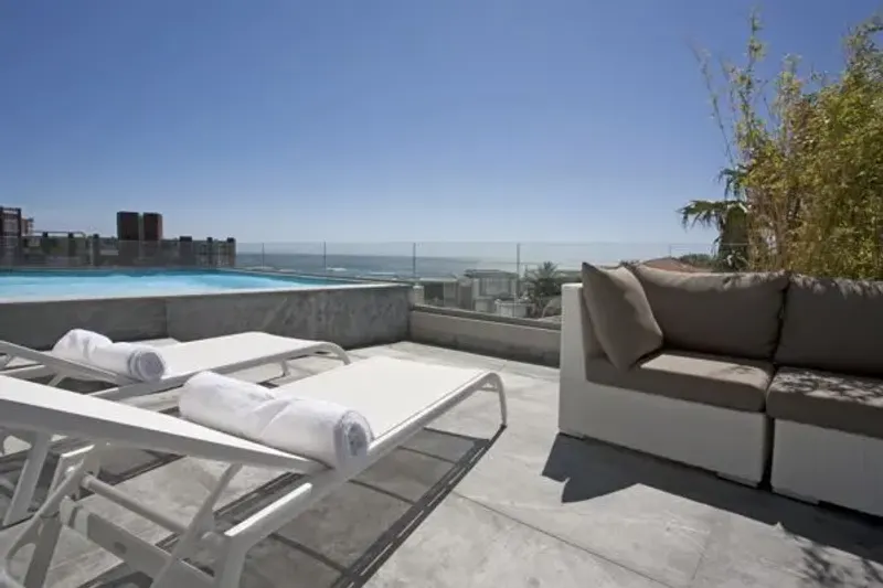 Lincoln Rd Villa in Camps Bay – photo 16