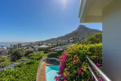 Tree Villa in Camps Bay – photo 3 thumbnail