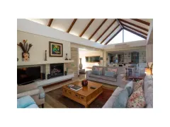 Villa Constantia in Constantia – photo 17 thumbnail