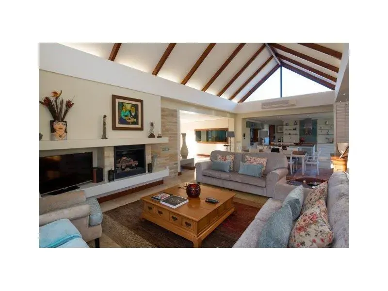 Villa Constantia in Constantia – photo 17