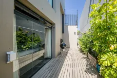 Rhine Stone in Sea point – photo 27 thumbnail