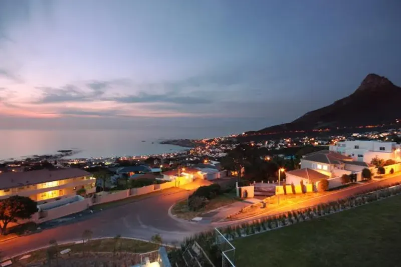 306 Crystal Apartment in Camps Bay – photo 2