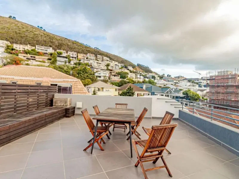 9 on S Penthouse in Three Anchor Bay – photo 24