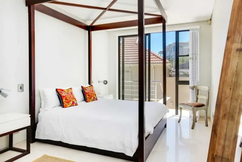 Bali Bay in Camps Bay – photo 14